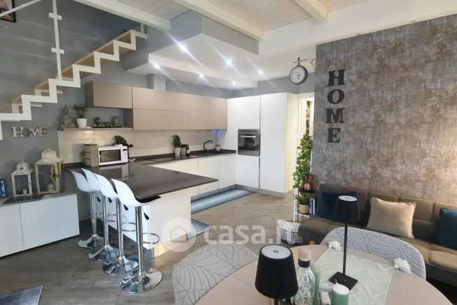 Casa indipendente in residenziale in Via di Grignano 81/2