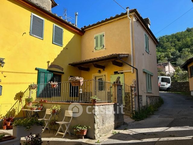 Casa indipendente in residenziale in Via di Vignoli