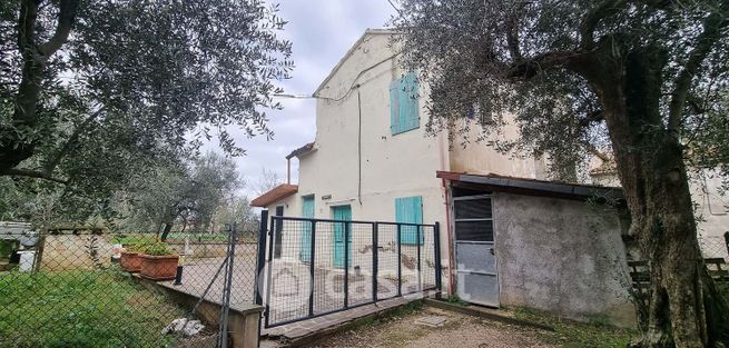 Rustico/casale in residenziale in Via Cà Fabbro 3