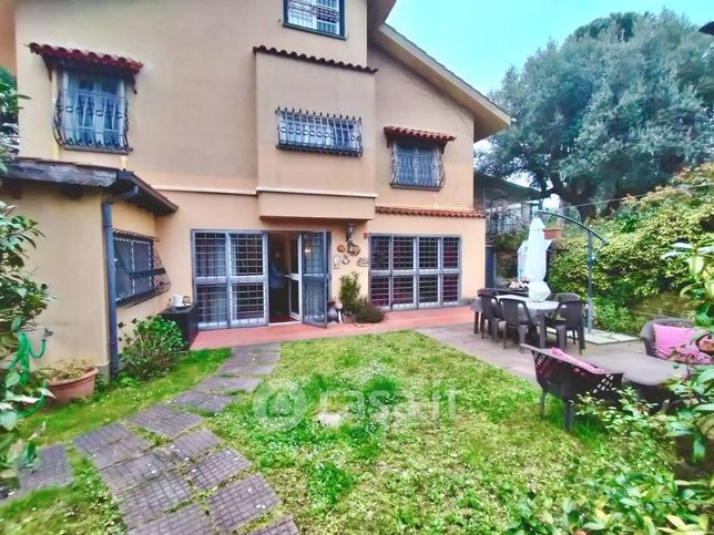 Appartamento in residenziale in Via Umberto Pavoni 5