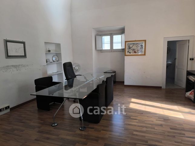 Ufficio in commerciale in Largo ospizio