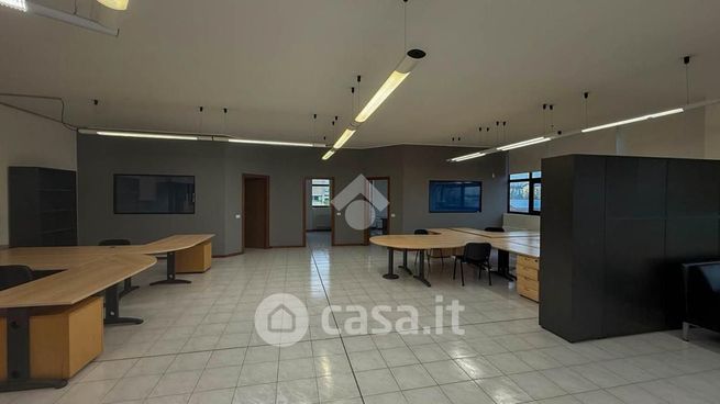 Ufficio in commerciale in Via Amilcare Ponchielli 1