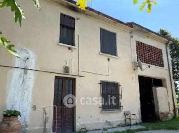 Casa indipendente in residenziale in Via Argine Secchia Sud