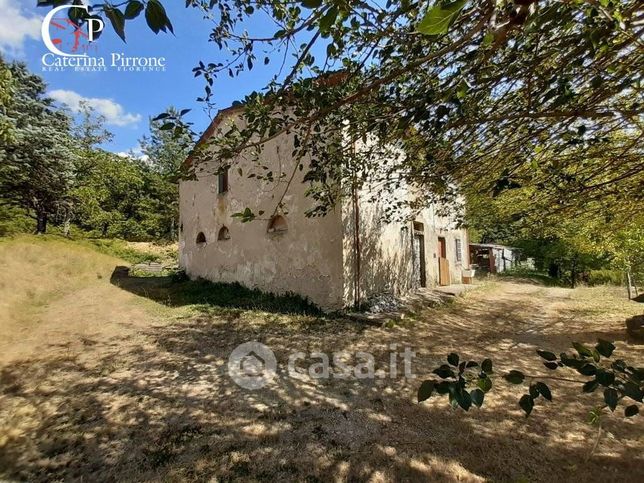 Rustico/casale in residenziale in Frazione Dicomano Campagna