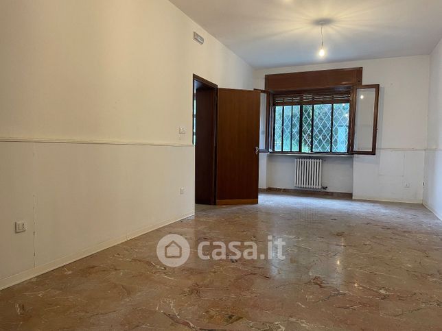 Ufficio in commerciale in 