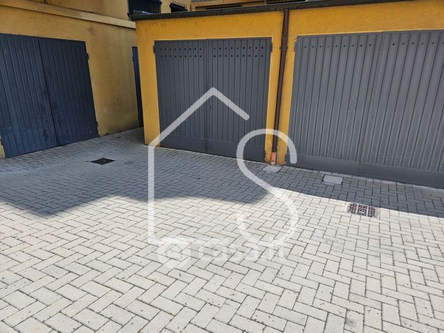 Box/posto auto in residenziale in 