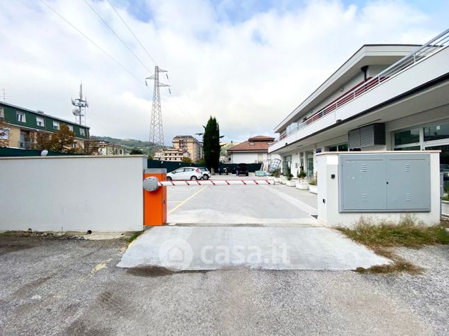 Garage/posto auto in residenziale in Viale Alcide De Gasperi