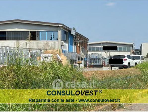 Capannone in commerciale in Via Monte Ortigara 32