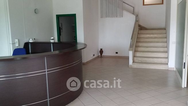 Ufficio in commerciale in Strada Asi 4 7