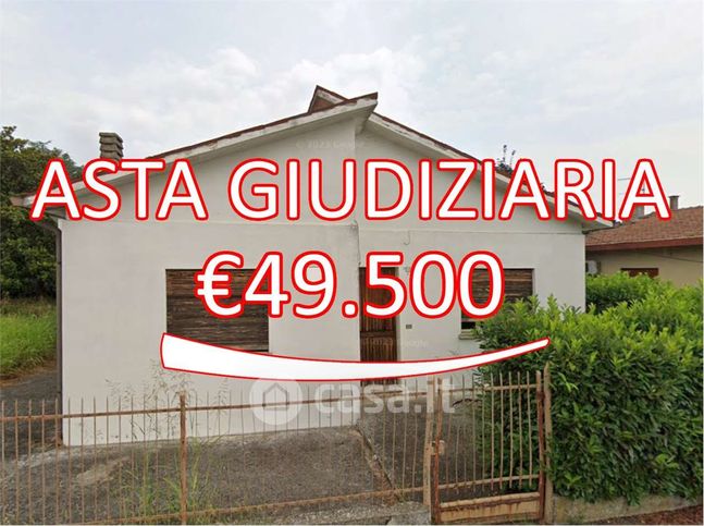 Casa indipendente in residenziale in Via IV Novembre 10