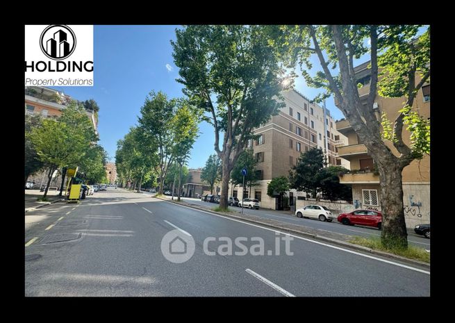 Box/posto auto in residenziale in Via Fasana