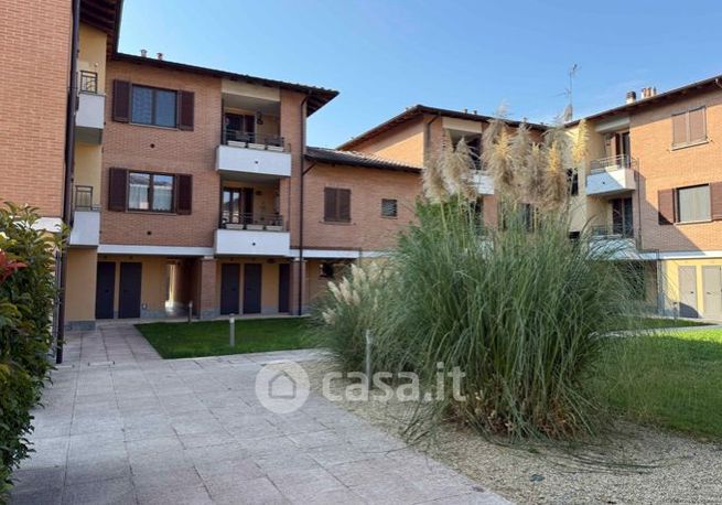 Box/posto auto in residenziale in Via Leonardo Da Vinci 30