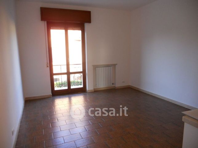 Appartamento in residenziale in Via Monte Rosa