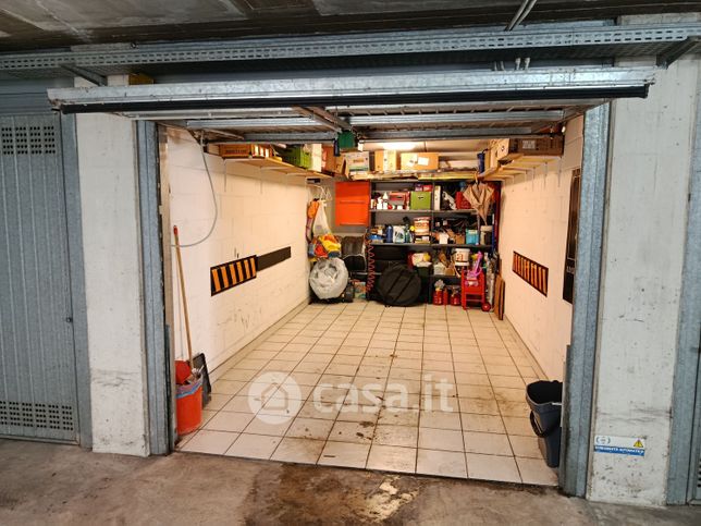 Box/posto auto in residenziale in Via Benjamin Franklin