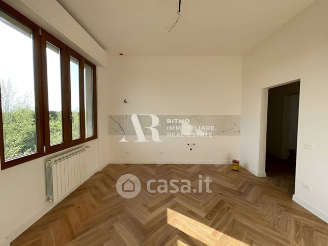 Appartamento in residenziale in Via della Crescia 126