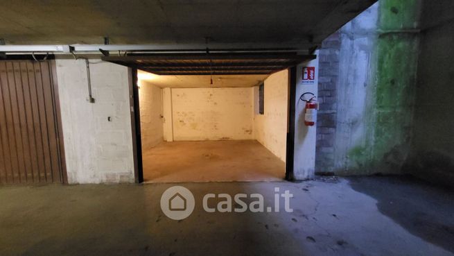 Garage/posto auto in residenziale in Via Stazione 79