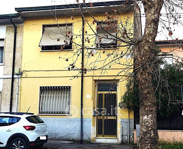 Casa indipendente in residenziale in Via Aurelia Sud 135