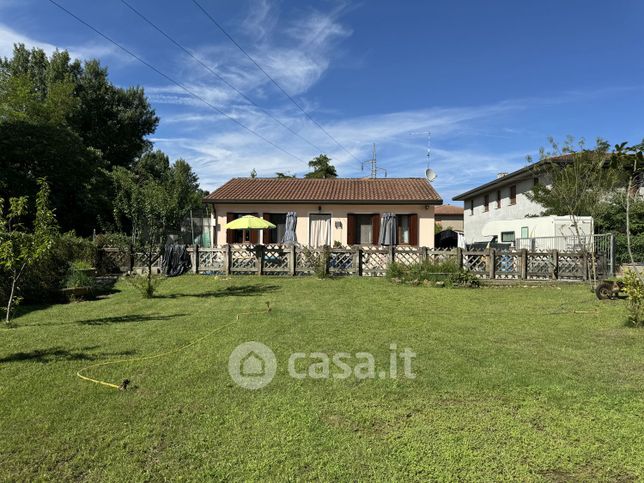 Casa indipendente in residenziale in Via Roma 5