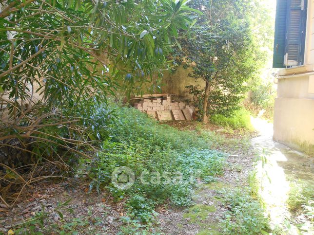 Terreno agricolo in commerciale in Via Luigia Sanfelice 23