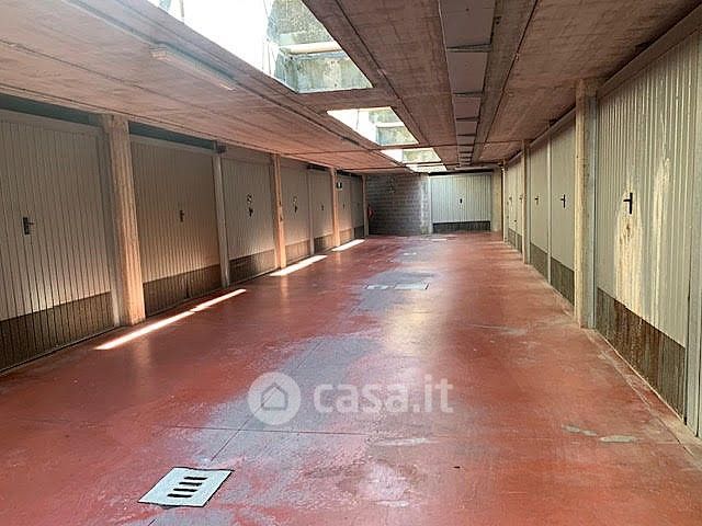 Box/posto auto in residenziale in Via Fontanelle 8 2