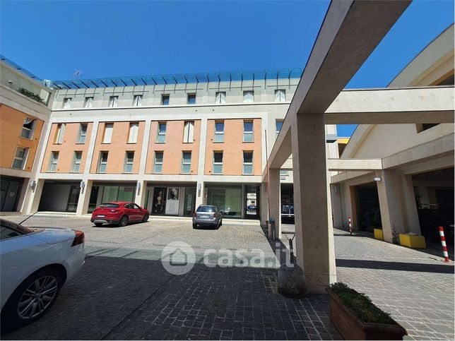 Ufficio in commerciale in Viale della Vittoria 44
