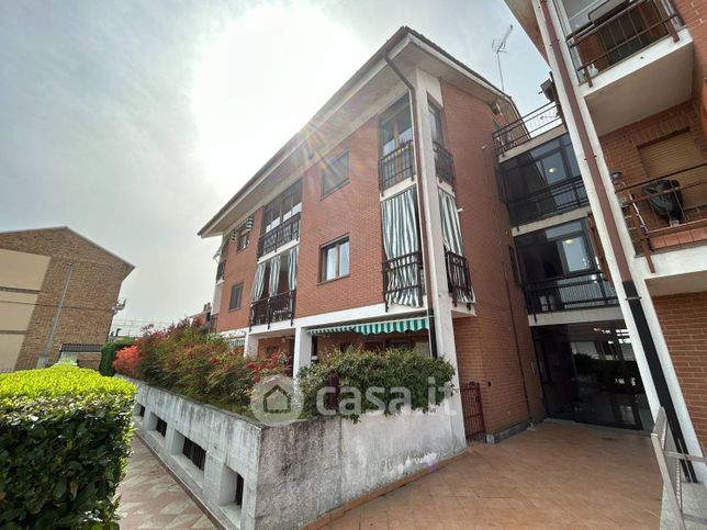Appartamento in residenziale in Via Nino Costa 19