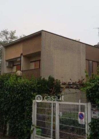 Villetta a schiera in residenziale in Via Dante Alighieri 36
