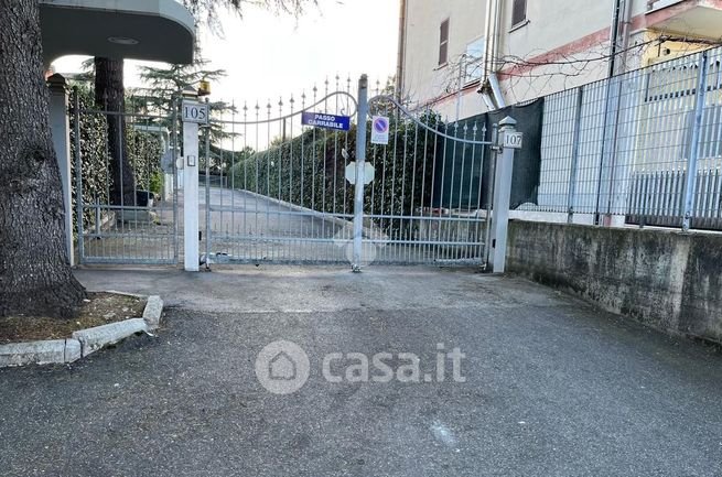 Garage/posto auto in residenziale in Via del Fosso di Sant'Andrea 107