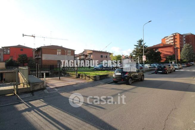 Garage/posto auto in residenziale in Via Piave 27