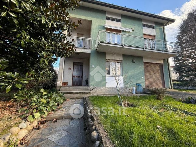 Casa bi/trifamiliare in residenziale in Via Caserta 31