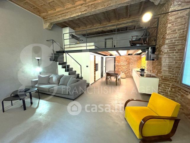 Loft in residenziale in Via Carlo Alberto 20