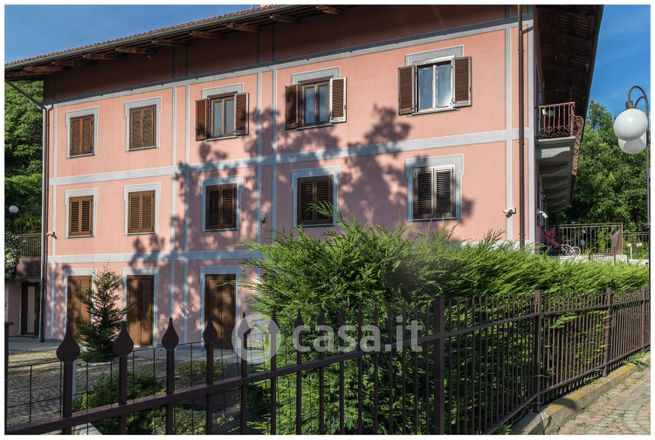Appartamento in residenziale in Via F. Petrarca 13