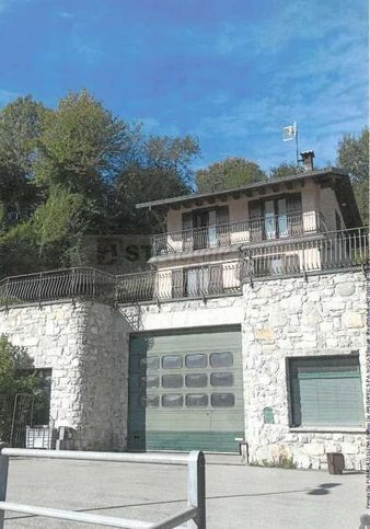 Casa indipendente in residenziale in Via Casasco 32
