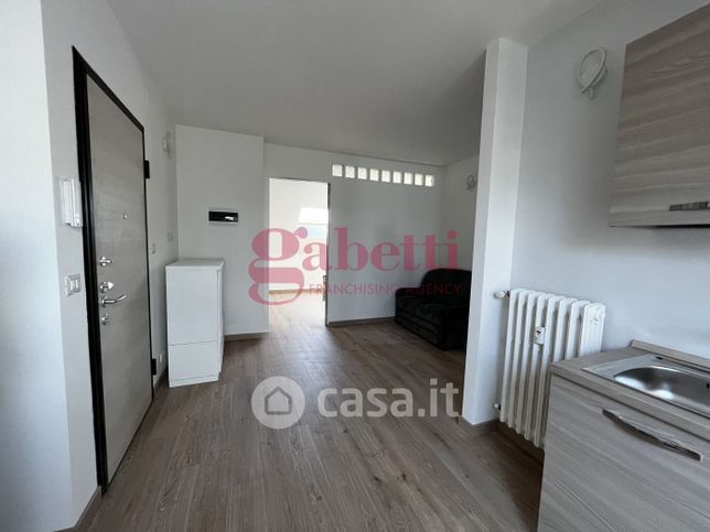 Appartamento in residenziale in Via Mombasiglio 10