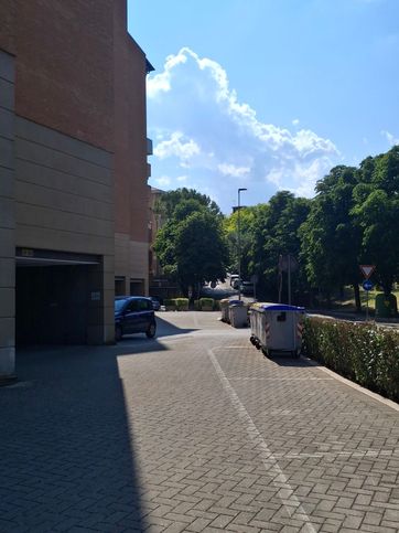Box/posto auto in residenziale in Via Francesco Petrarca 199 H