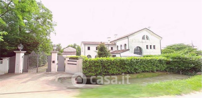 Appartamento in residenziale in Via Ongarine 41