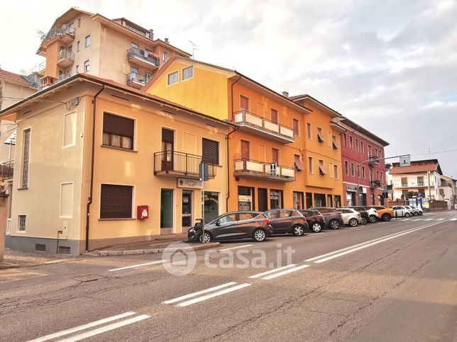 Attivitã /licenza (con o senza mura) in commerciale in Via Fiume