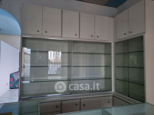 Ufficio in commerciale in Via Roma