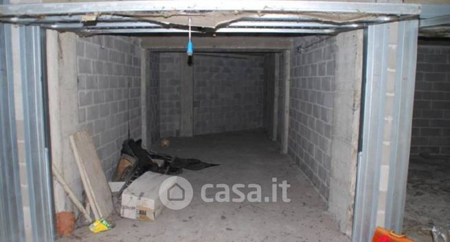 Box/posto auto in residenziale in Via Silvio Pellico 2