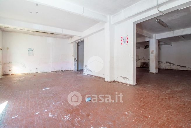 Capannone in commerciale in Piazza Goffredo Mameli 1