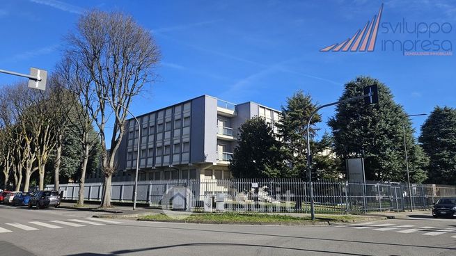 Ufficio in commerciale in Via Brescia 47