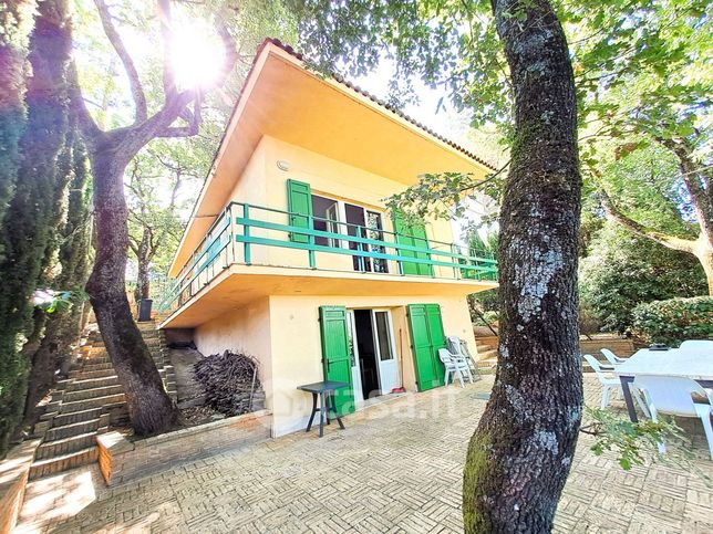 Villa in residenziale in