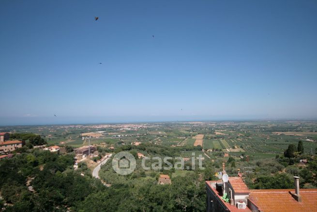 Appartamento in residenziale in Via GiosuÃ¨ Carducci