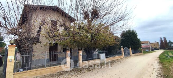 Casa indipendente in residenziale in Contrada Collevago in Chiesanuova