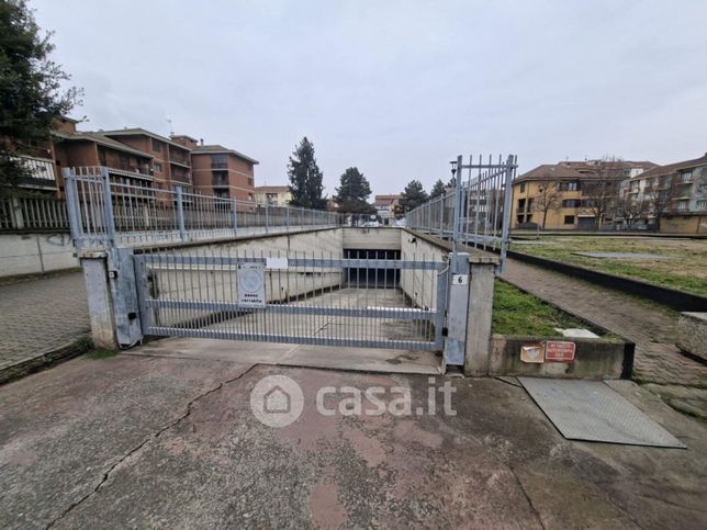 Box/posto auto in residenziale in Via Monte Cervino
