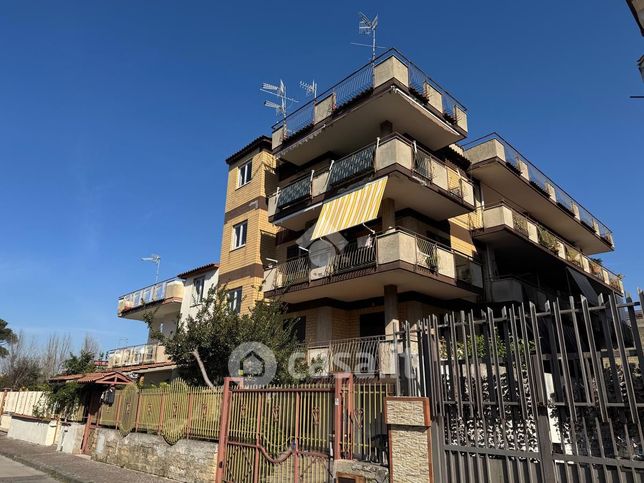 Appartamento in residenziale in Via Caruso 19