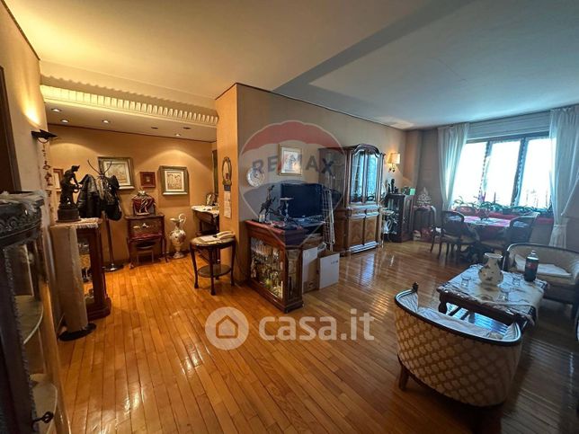 Appartamento in residenziale in Via Mauro Macchi 75