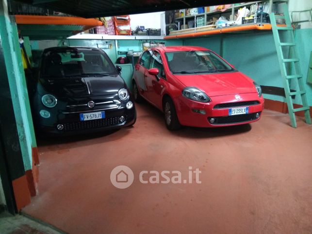 Garage/posto auto in residenziale in Corso Europa 392