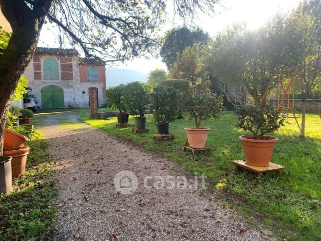 Villa in residenziale in Via Carraia 207