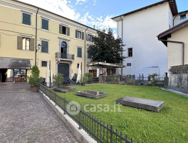 Ufficio in commerciale in Piazzetta Terme Romane